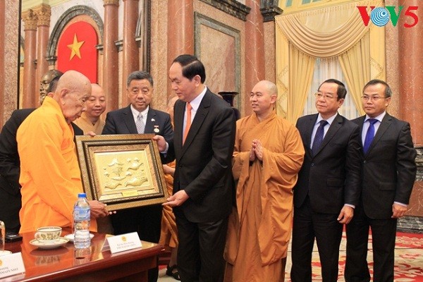 Tran Dai Quang reçoit des dignitaires et des Vietnamiens vivant en Thaïlande - ảnh 1